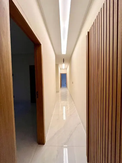 Foto 6 de Casa com 3 quartos à venda, 300m2 em Parque Brasília 2ª Etapa, Anapolis - GO