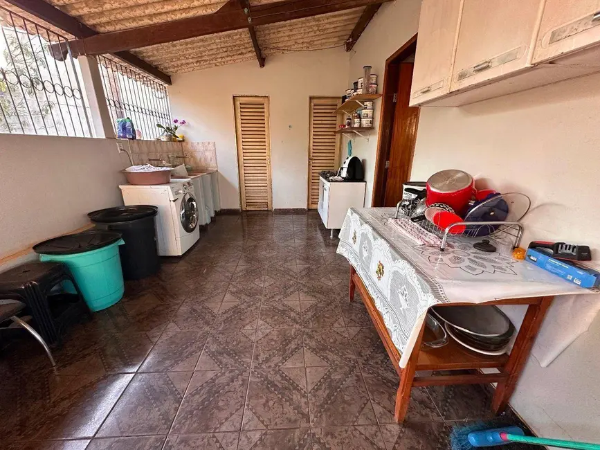 Sobrado com 5 quartos à venda, 340m2 em Nova Vila Jaiara, Anapolis - GO - imagem 6 Foto 6 de Sobrado com 5 quartos à venda, 340m2 em Nova Vila Jaiara, Anapolis - GO
