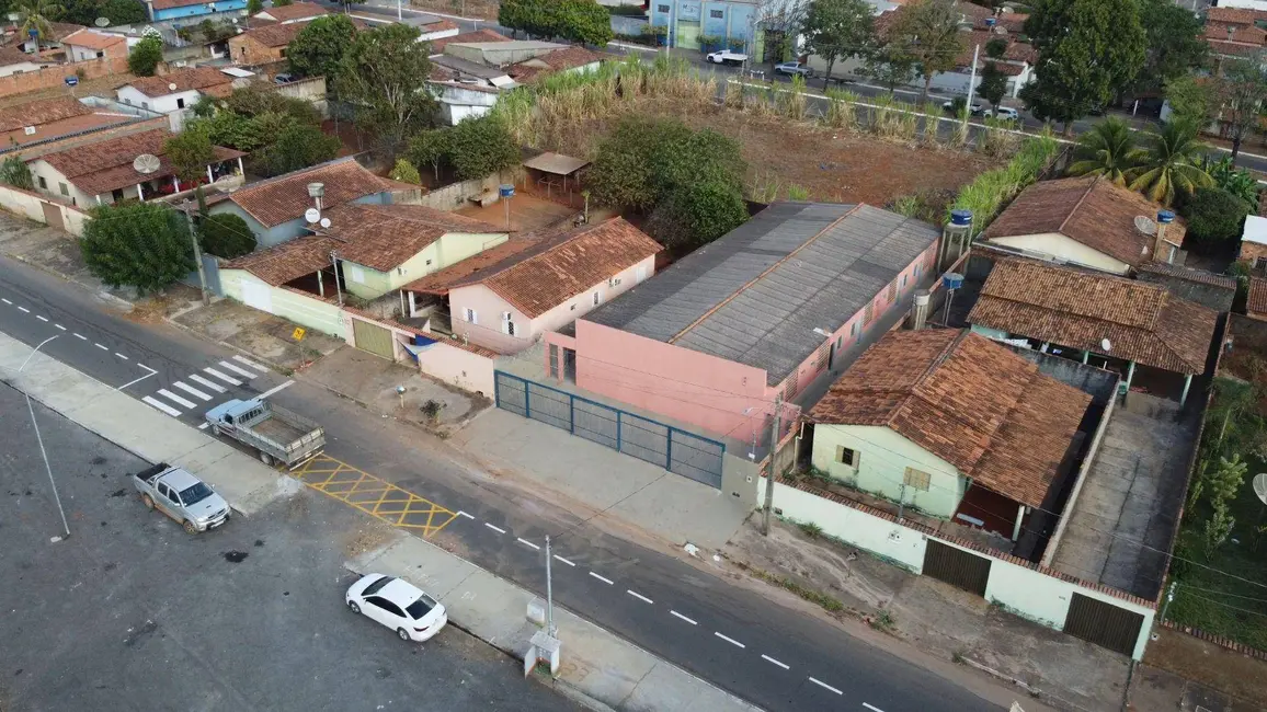 Foto 1 de Kitnet com 10 quartos à venda, 300m2 em Jaragua - GO