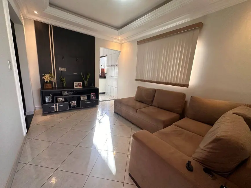 Casa com 3 quartos à venda, 300m2 em Adriana Parque, Anapolis - GO - imagem 3 Foto 3 de Casa com 3 quartos à venda, 300m2 em Adriana Parque, Anapolis - GO