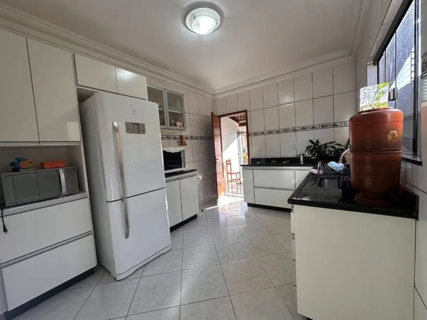 Foto 4 de Casa com 3 quartos à venda, 300m2 em Adriana Parque, Anapolis - GO