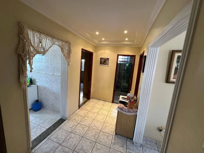 Casa com 3 quartos à venda, 390m2 em Anapolis - GO - imagem 8 Foto 8 de Casa com 3 quartos à venda, 390m2 em Anapolis - GO