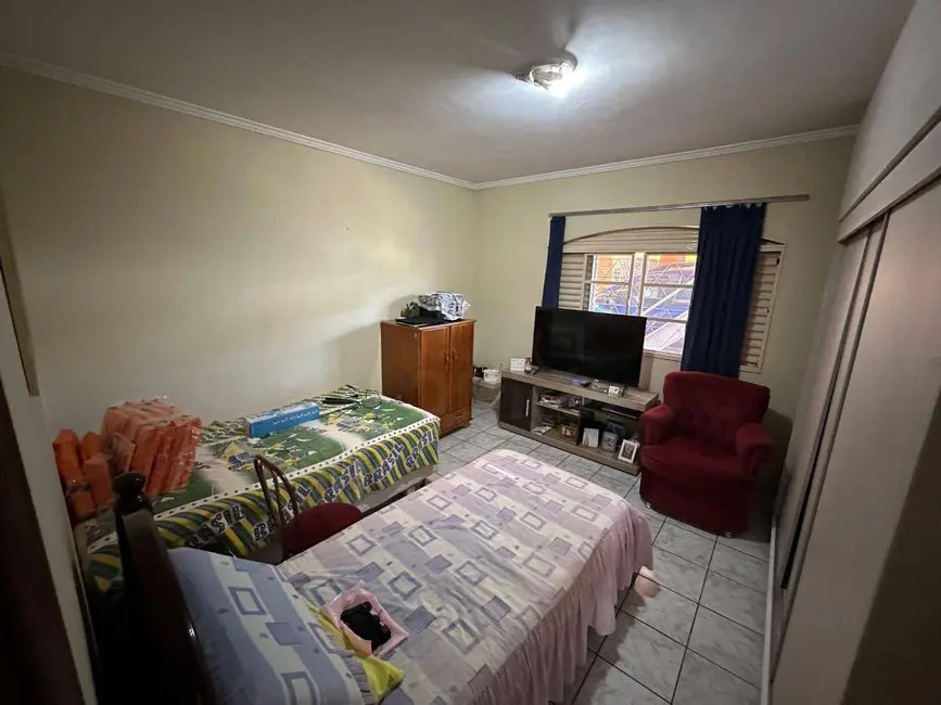 Casa com 3 quartos à venda, 390m2 em Anapolis - GO - imagem 6 Foto 6 de Casa com 3 quartos à venda, 390m2 em Anapolis - GO