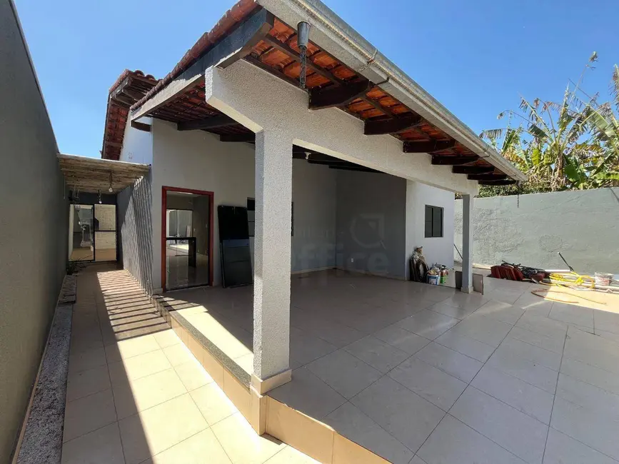 Casa com 3 quartos à venda, 300m2 em Residencial Flamboyant, Anapolis - GO - imagem 2 Foto 2 de Casa com 3 quartos à venda, 300m2 em Residencial Flamboyant, Anapolis - GO