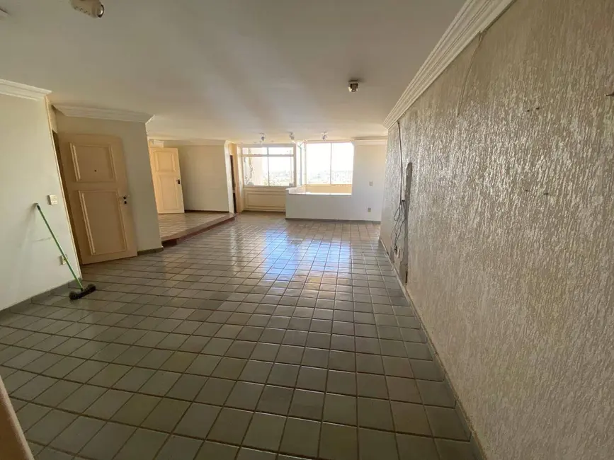 Foto 6 de Apartamento com 4 quartos à venda, 231m2 em Cidade Jardim, Anapolis - GO