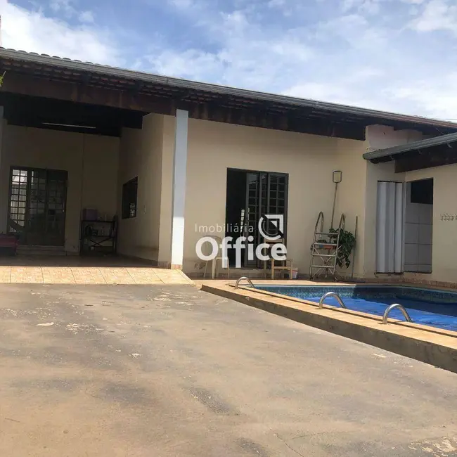 Casa com 3 quartos à venda, 320m2 em Vila Santa Maria de Nazareth, Anapolis - GO - imagem 1 Foto 1 de Casa com 3 quartos à venda, 320m2 em Vila Santa Maria de Nazareth, Anapolis - GO