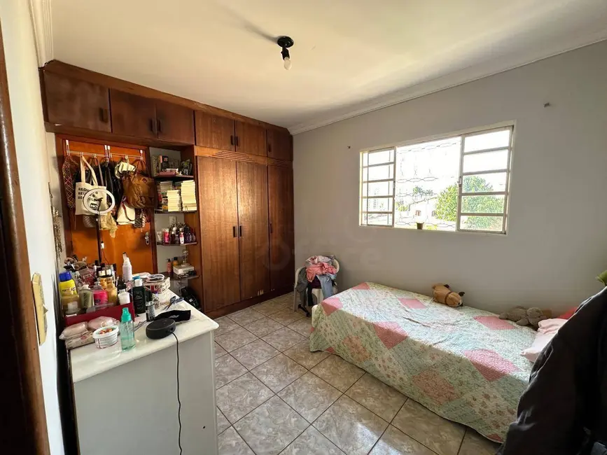Sobrado com 3 quartos à venda, 300m2 em Anapolis - GO - imagem 9 Foto 9 de Sobrado com 3 quartos à venda, 300m2 em Anapolis - GO