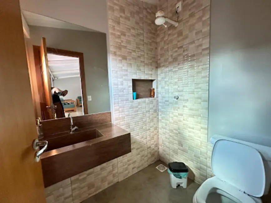 Sobrado com 3 quartos à venda, 300m2 em Anapolis - GO - imagem 4 Foto 4 de Sobrado com 3 quartos à venda, 300m2 em Anapolis - GO