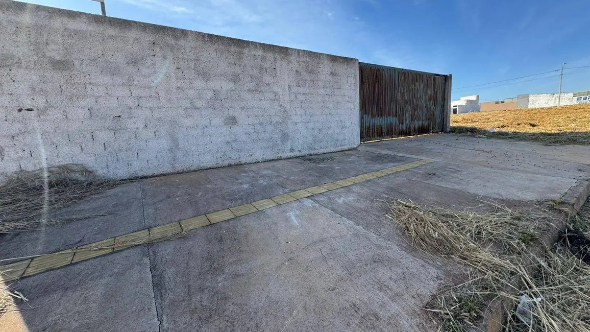 Foto 1 de Terreno / Lote à venda, 300m2 em Anapolis - GO
