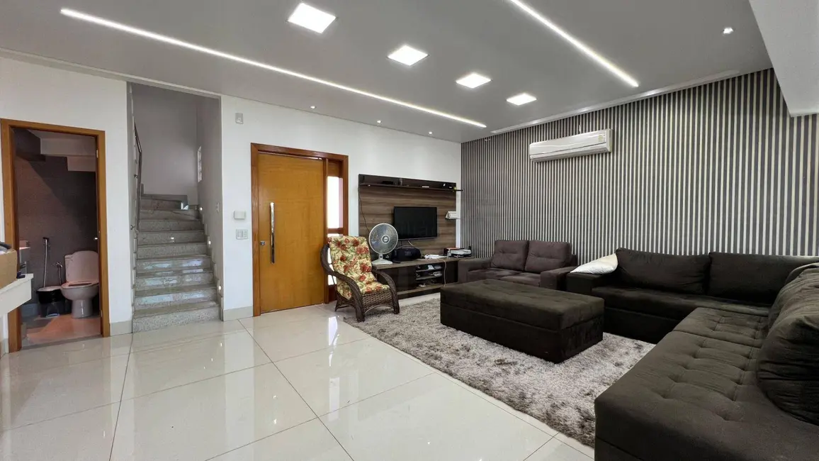 Sobrado com 3 quartos à venda, 360m2 em Residencial Jardins do Lago, Anapolis - GO - imagem 6 Foto 6 de Sobrado com 3 quartos à venda, 360m2 em Residencial Jardins do Lago, Anapolis - GO