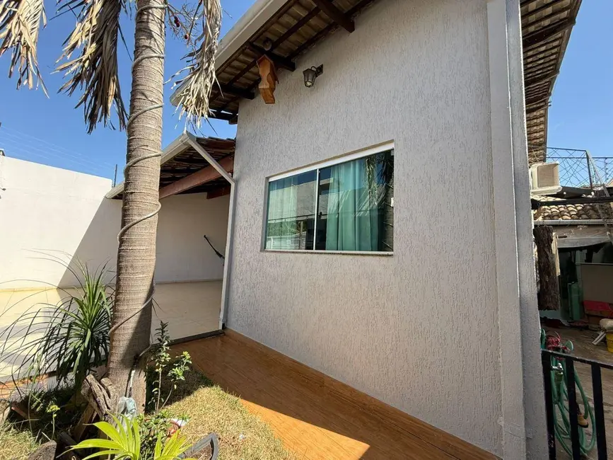 Casa com 3 quartos à venda, 205m2 em Residencial Ayrton Senna, Anapolis - GO - imagem 2 Foto 2 de Casa com 3 quartos à venda, 205m2 em Residencial Ayrton Senna, Anapolis - GO