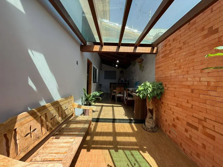 Casa com 3 quartos à venda, 205m2 em Residencial Ayrton Senna, Anapolis - GO - imagem 5 Foto 5 de Casa com 3 quartos à venda, 205m2 em Residencial Ayrton Senna, Anapolis - GO