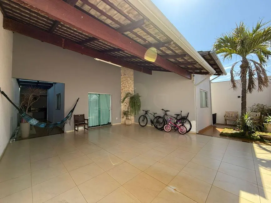 Casa com 3 quartos à venda, 205m2 em Residencial Ayrton Senna, Anapolis - GO - imagem 4 Foto 4 de Casa com 3 quartos à venda, 205m2 em Residencial Ayrton Senna, Anapolis - GO