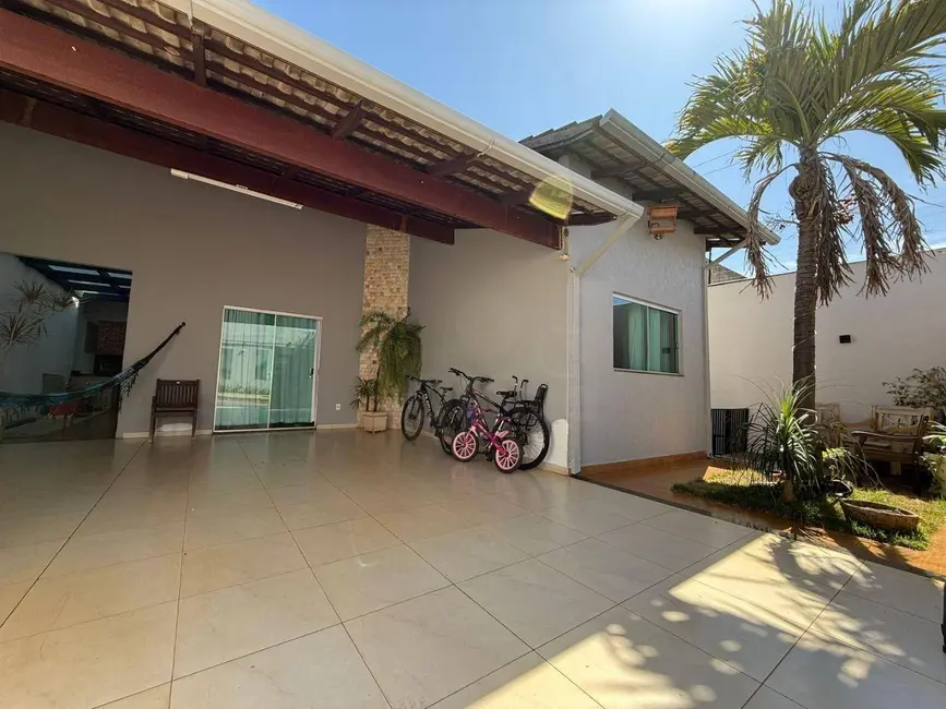 Casa com 3 quartos à venda, 205m2 em Residencial Ayrton Senna, Anapolis - GO - imagem 3 Foto 3 de Casa com 3 quartos à venda, 205m2 em Residencial Ayrton Senna, Anapolis - GO