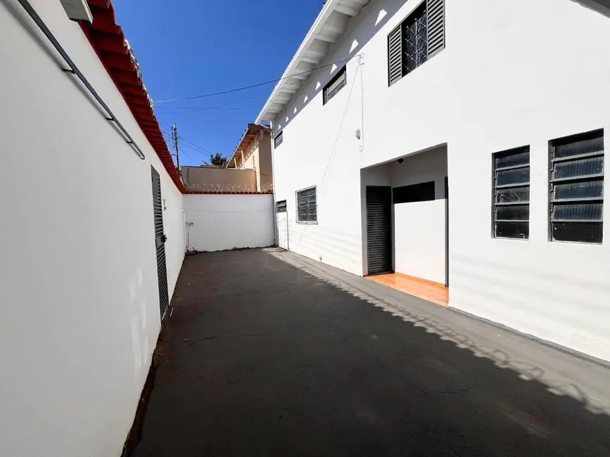 Foto 2 de Casa com 4 quartos para alugar, 250m2 em Eldorado, Anapolis - GO