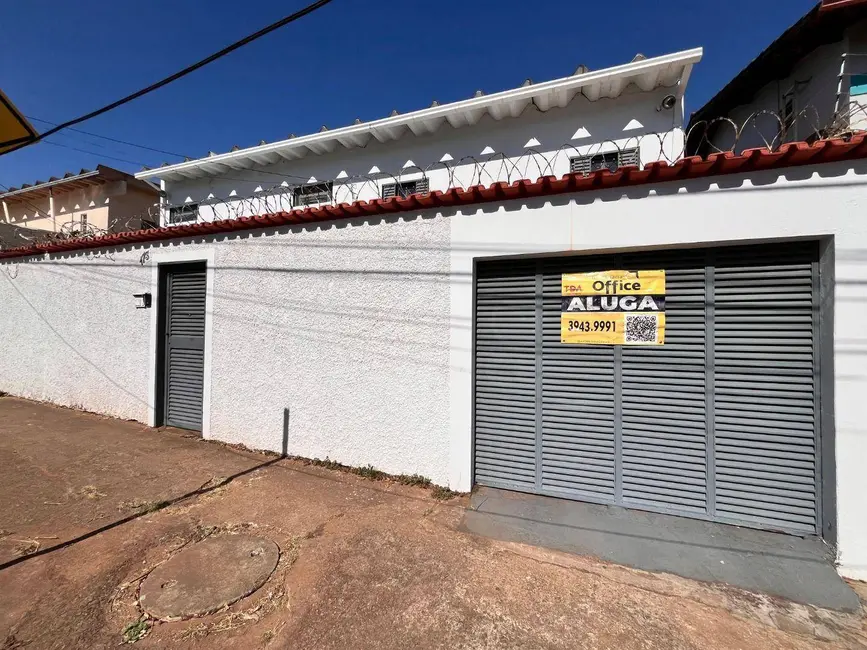 Foto 1 de Casa com 4 quartos para alugar, 250m2 em Eldorado, Anapolis - GO