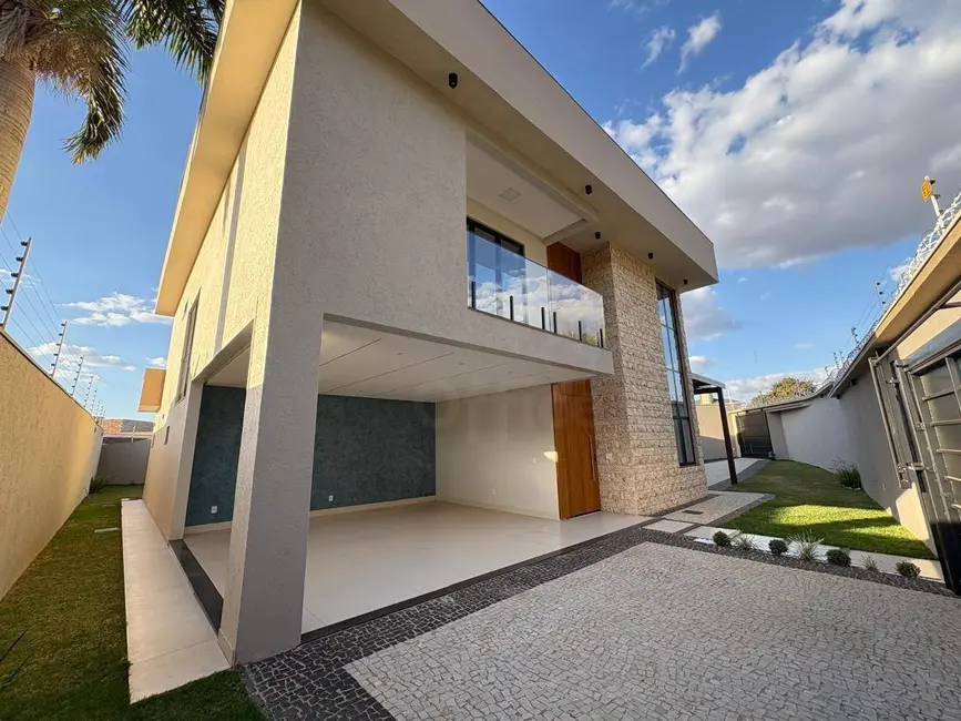 Foto 1 de Sobrado com 4 quartos à venda, 474m2 em Anápolis City, Anapolis - GO