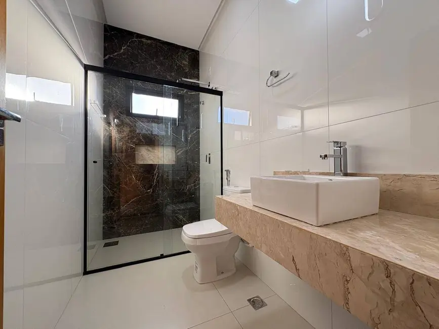 Foto 2 de Sobrado com 4 quartos à venda, 474m2 em Anápolis City, Anapolis - GO