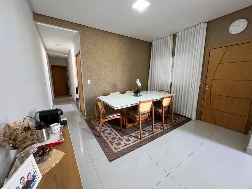 Sobrado com 3 quartos à venda, 150m2 em Residencial Villa Bella, Anapolis - GO - imagem 4 Foto 4 de Sobrado com 3 quartos à venda, 150m2 em Residencial Villa Bella, Anapolis - GO