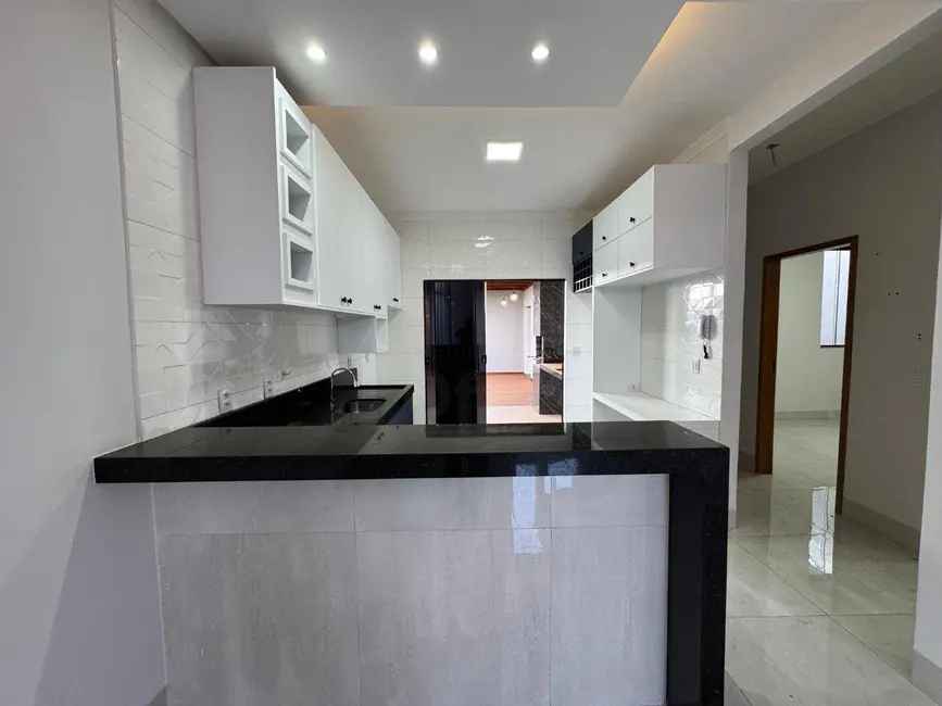 Foto 6 de Casa com 3 quartos à venda, 221m2 em Residencial Vale do Sol, Anapolis - GO