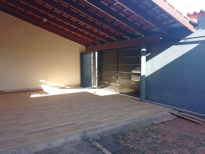 Casa com 3 quartos à venda, 200m2 em Jardim Itália, Anapolis - GO - imagem 3 Foto 3 de Casa com 3 quartos à venda, 200m2 em Jardim Itália, Anapolis - GO