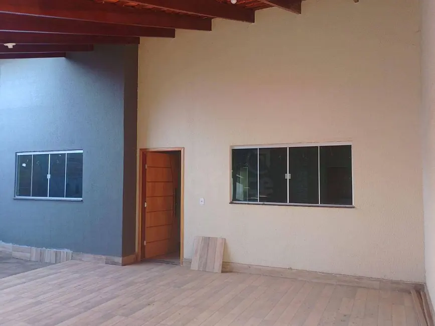 Foto 2 de Casa com 3 quartos à venda, 200m2 em Jardim Itália, Anapolis - GO