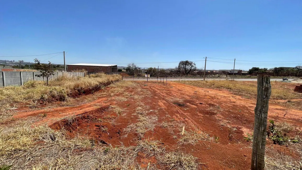 Foto 2 de Terreno / Lote à venda, 506m2 em Gran Ville, Anapolis - GO
