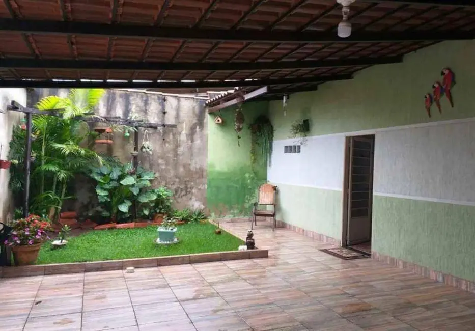 Foto 1 de Casa com 4 quartos à venda, 200m2 em Residencial Leblon, Anapolis - GO