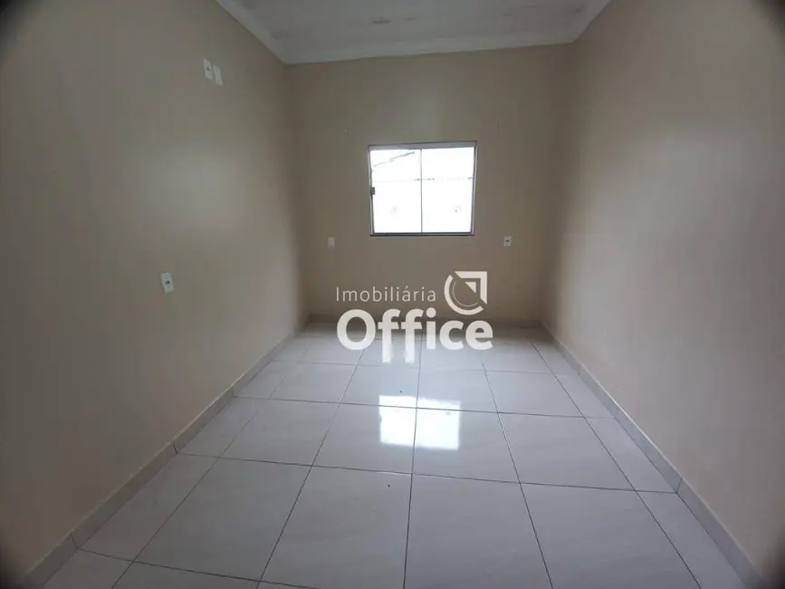 Foto 2 de Casa com 3 quartos para alugar, 300m2 em Residencial Veneza, Anapolis - GO