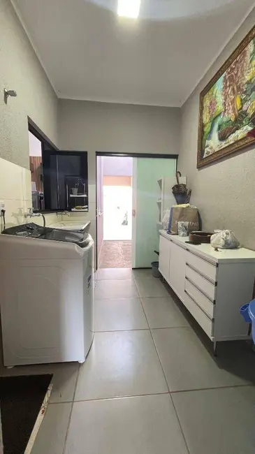 Casa com 3 quartos à venda, 150m2 em Residencial Flor do Cerrado, Anapolis - GO - imagem 3 Foto 3 de Casa com 3 quartos à venda, 150m2 em Residencial Flor do Cerrado, Anapolis - GO