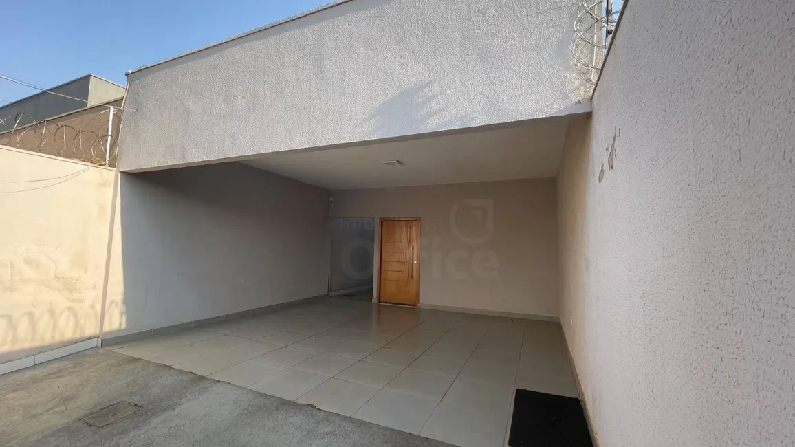 Casa com 3 quartos à venda, 150m2 em Residencial Flor do Cerrado, Anapolis - GO - imagem 1 Foto 1 de Casa com 3 quartos à venda, 150m2 em Residencial Flor do Cerrado, Anapolis - GO
