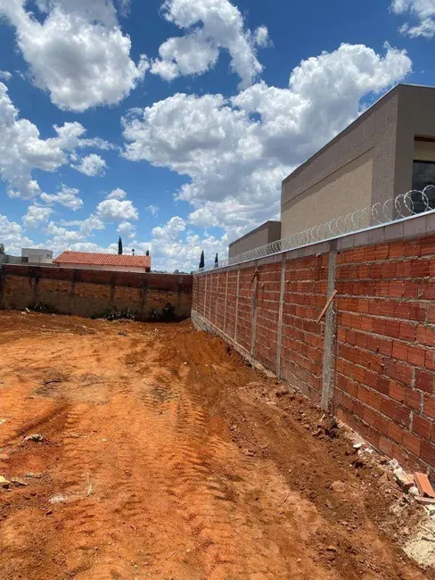 Foto 2 de Terreno / Lote à venda, 420m2 em Anápolis City, Anapolis - GO