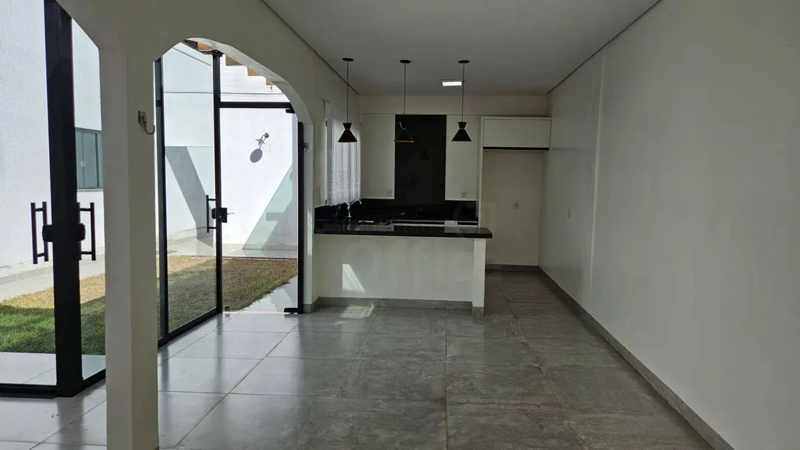 Casa com 4 quartos à venda, 420m2 em Anapolis - GO - imagem 3 Foto 3 de Casa com 4 quartos à venda, 420m2 em Anapolis - GO