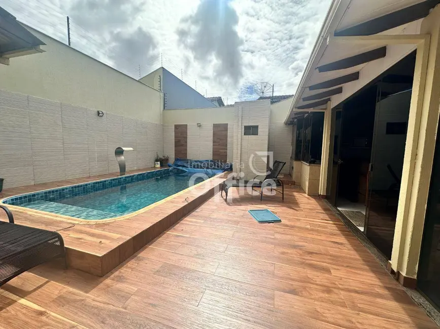 Foto 1 de Casa com 3 quartos à venda, 300m2 em Parque Brasília 2ª Etapa, Anapolis - GO