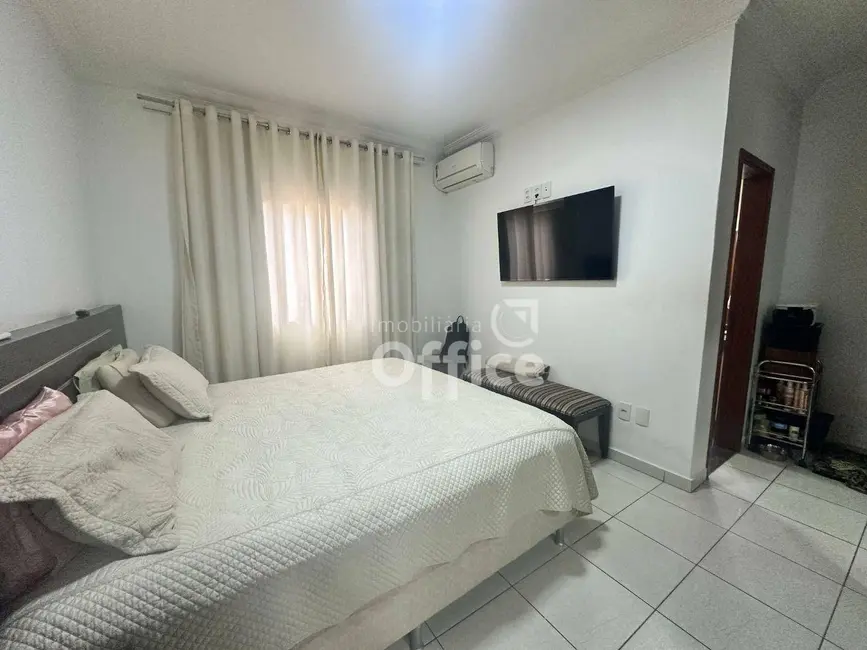 Foto 6 de Casa com 3 quartos à venda, 300m2 em Parque Brasília 2ª Etapa, Anapolis - GO