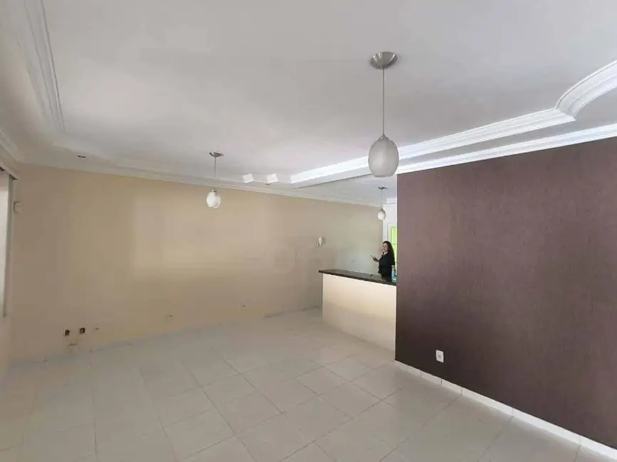 Casa com 3 quartos à venda, 360m2 em São Carlos, Anapolis - GO - imagem 6 Foto 6 de Casa com 3 quartos à venda, 360m2 em São Carlos, Anapolis - GO