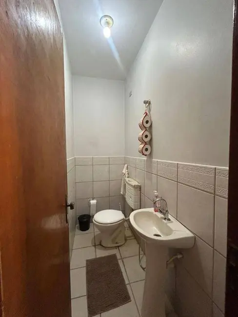 Sobrado com 4 quartos à venda, 330m2 em Setor Bougainville, Anapolis - GO - imagem 7 Foto 7 de Sobrado com 4 quartos à venda, 330m2 em Setor Bougainville, Anapolis - GO