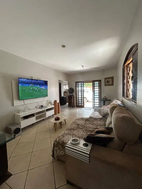 Sobrado com 4 quartos à venda, 330m2 em Setor Bougainville, Anapolis - GO - imagem 9 Foto 9 de Sobrado com 4 quartos à venda, 330m2 em Setor Bougainville, Anapolis - GO