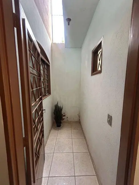 Sobrado com 4 quartos à venda, 330m2 em Setor Bougainville, Anapolis - GO - imagem 4 Foto 4 de Sobrado com 4 quartos à venda, 330m2 em Setor Bougainville, Anapolis - GO