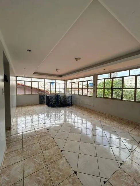 Sobrado com 4 quartos à venda, 330m2 em Setor Bougainville, Anapolis - GO - imagem 3 Foto 3 de Sobrado com 4 quartos à venda, 330m2 em Setor Bougainville, Anapolis - GO