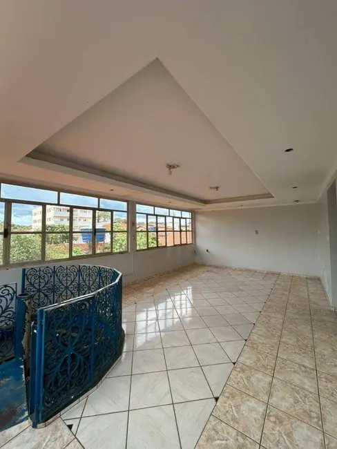 Sobrado com 4 quartos à venda, 330m2 em Setor Bougainville, Anapolis - GO - imagem 5 Foto 5 de Sobrado com 4 quartos à venda, 330m2 em Setor Bougainville, Anapolis - GO