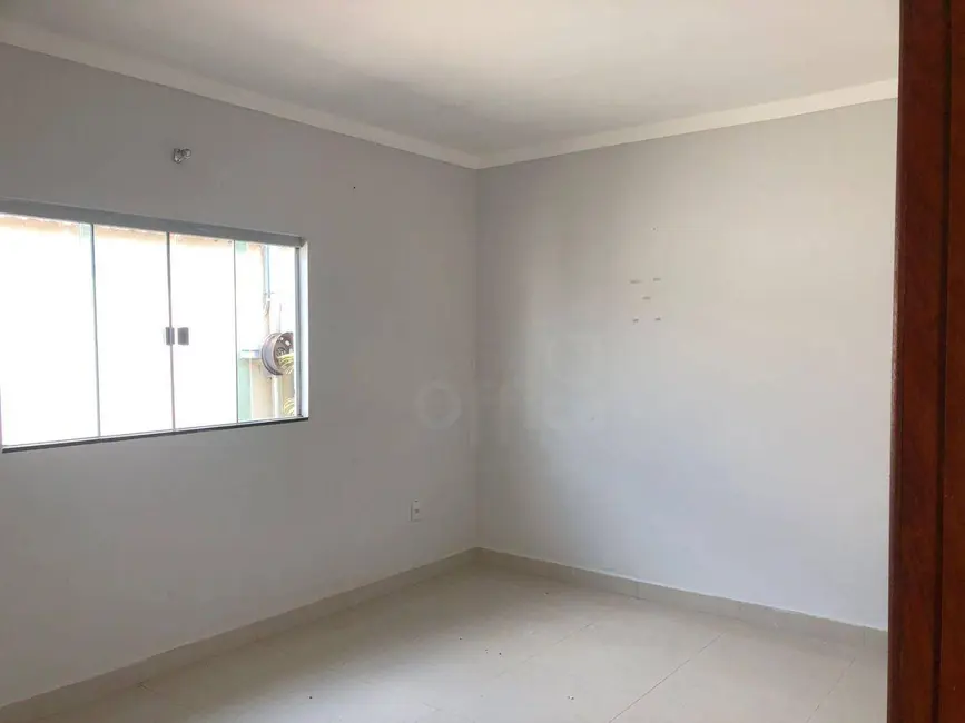 Foto 2 de Casa com 3 quartos à venda, 150m2 em Parque dos Pirineus, Anapolis - GO