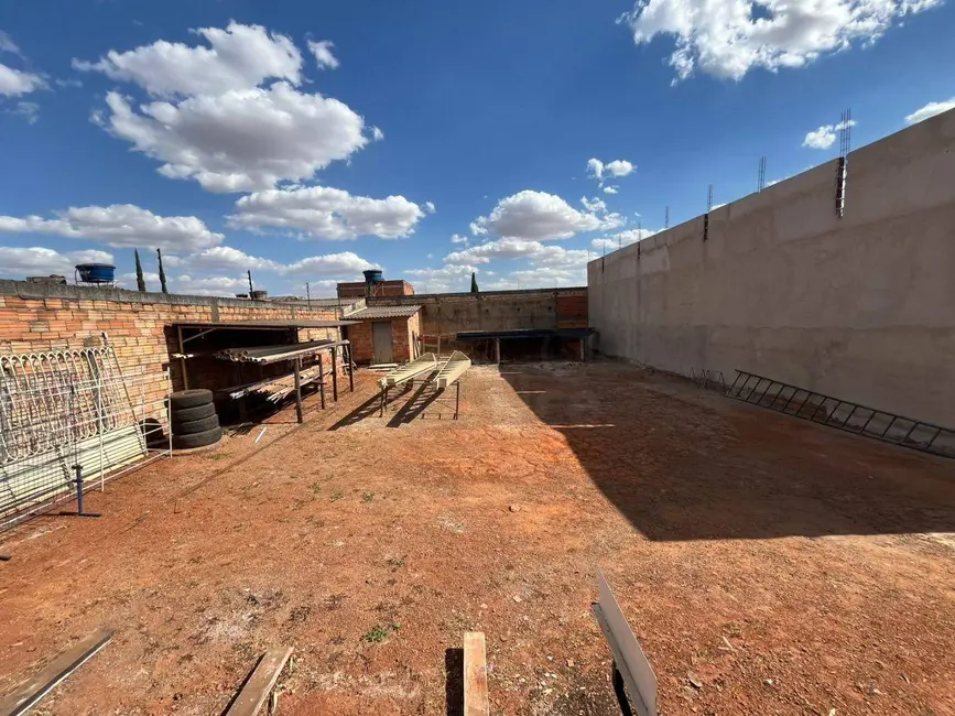 Foto 2 de Terreno / Lote à venda, 300m2 em Residencial Flamboyant, Anapolis - GO