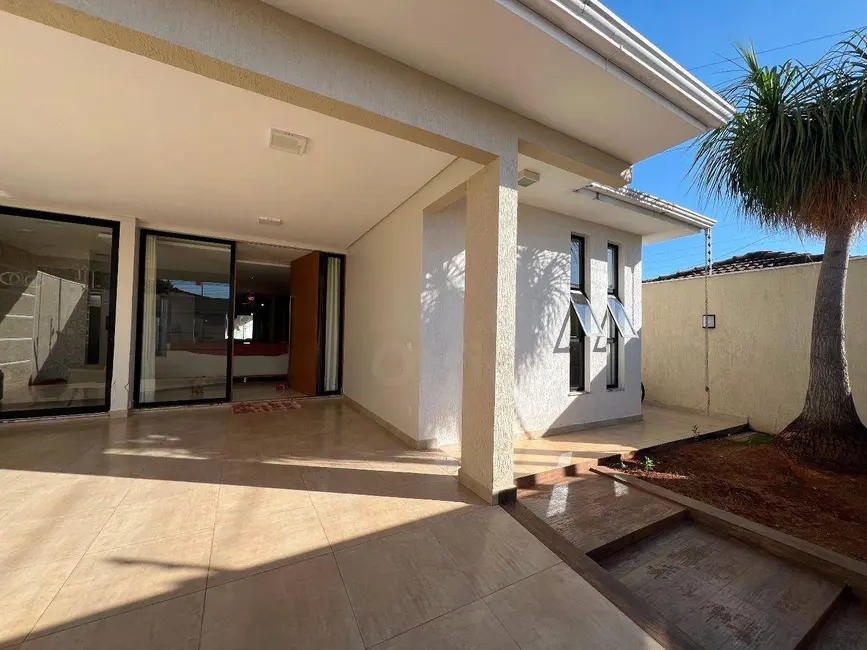 Casa com 3 quartos à venda, 360m2 em Anápolis City, Anapolis - GO - imagem 4 Foto 4 de Casa com 3 quartos à venda, 360m2 em Anápolis City, Anapolis - GO