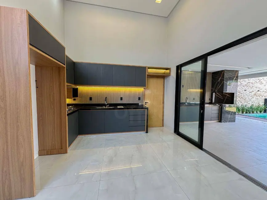 Casa com 3 quartos à venda, 292m2 em Residencial Ayrton Senna, Anapolis - GO - imagem 8 Foto 8 de Casa com 3 quartos à venda, 292m2 em Residencial Ayrton Senna, Anapolis - GO