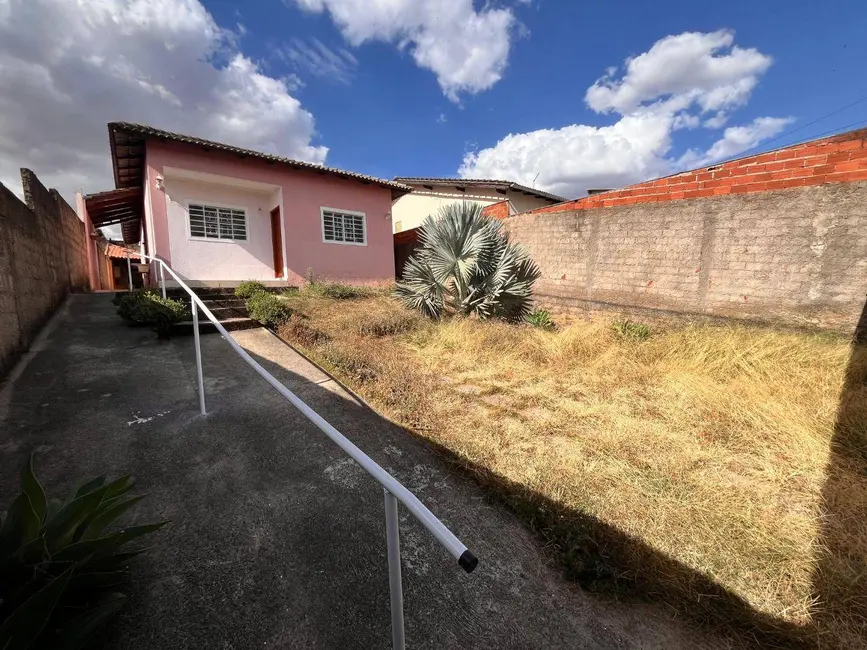 Foto 2 de Casa com 3 quartos para alugar, 330m2 em Anapolis - GO
