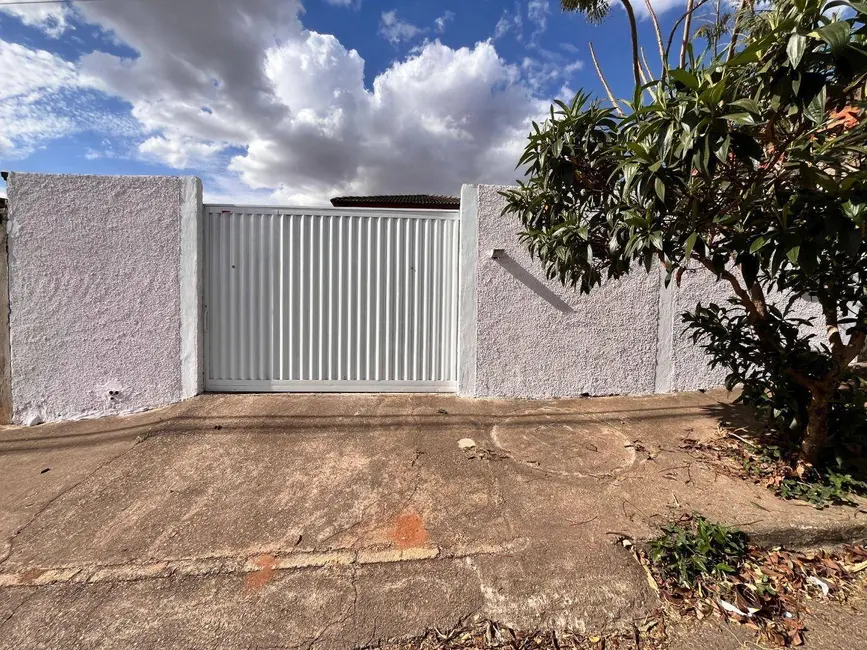 Foto 1 de Casa com 3 quartos para alugar, 330m2 em Anapolis - GO