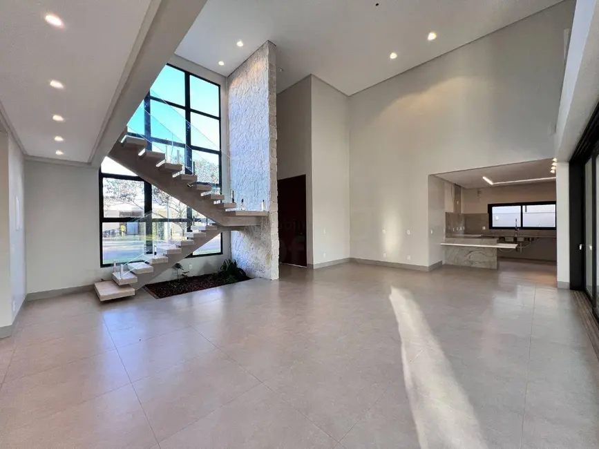 Foto 4 de Sobrado com 4 quartos à venda, 720m2 em Anapolis - GO