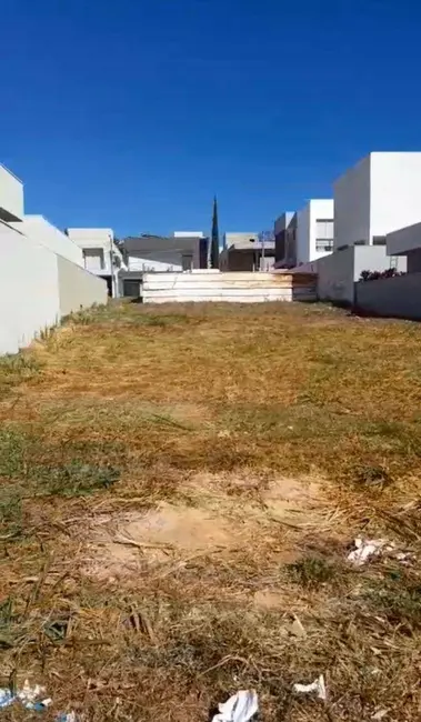 Terreno / Lote à venda, 420m2 em Setor Bougainville, Anapolis - GO - imagem 1 Foto 1 de Terreno / Lote à venda, 420m2 em Setor Bougainville, Anapolis - GO