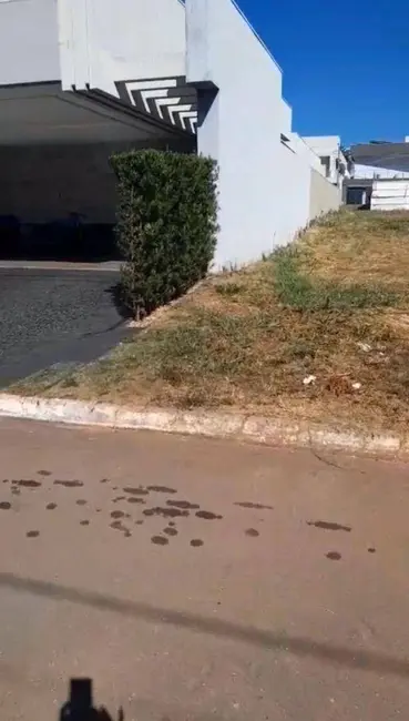 Terreno / Lote à venda, 420m2 em Setor Bougainville, Anapolis - GO - imagem 3 Foto 3 de Terreno / Lote à venda, 420m2 em Setor Bougainville, Anapolis - GO